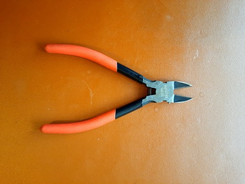 Seitenschneider mit